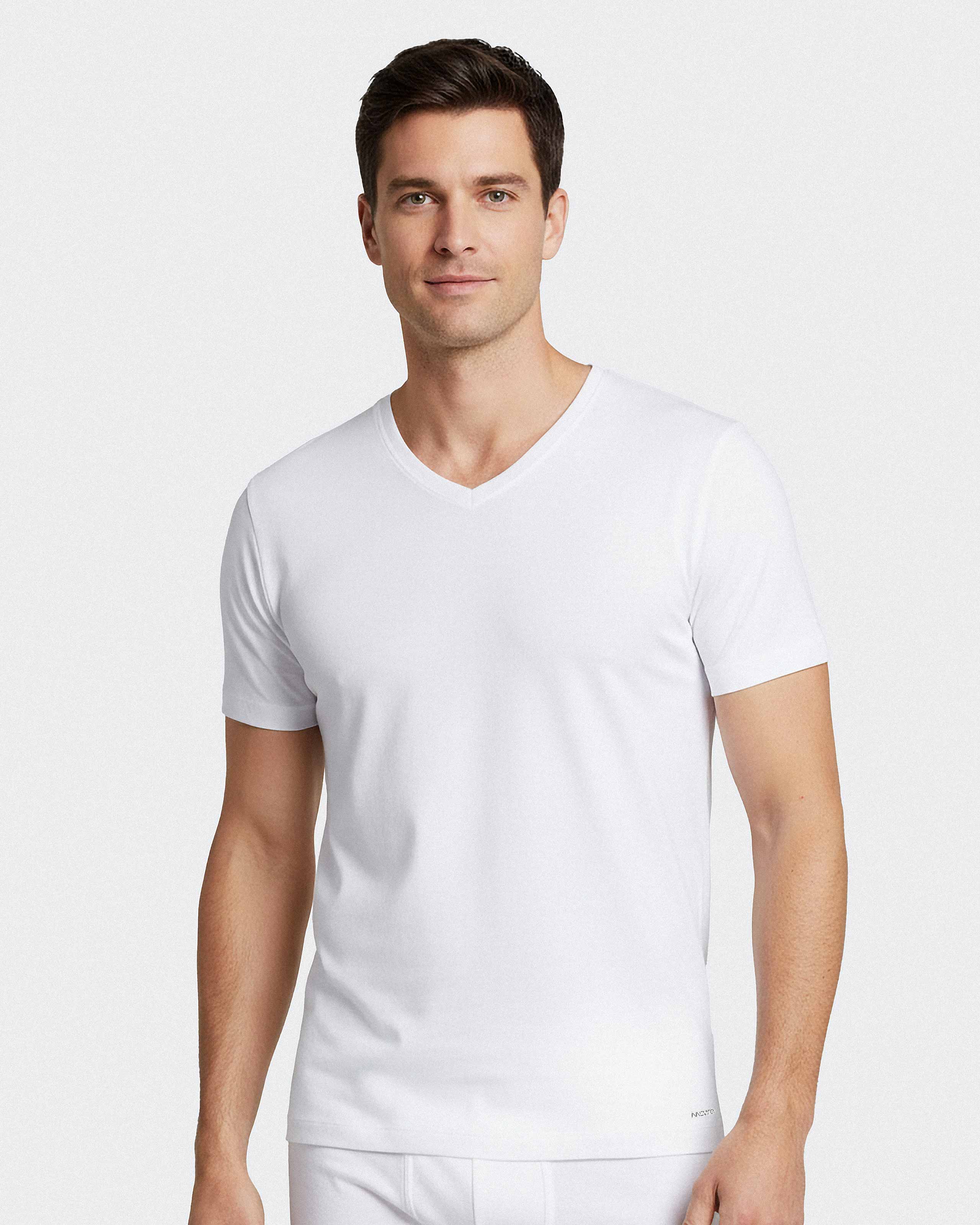V-neck men's t-shirt Innovation