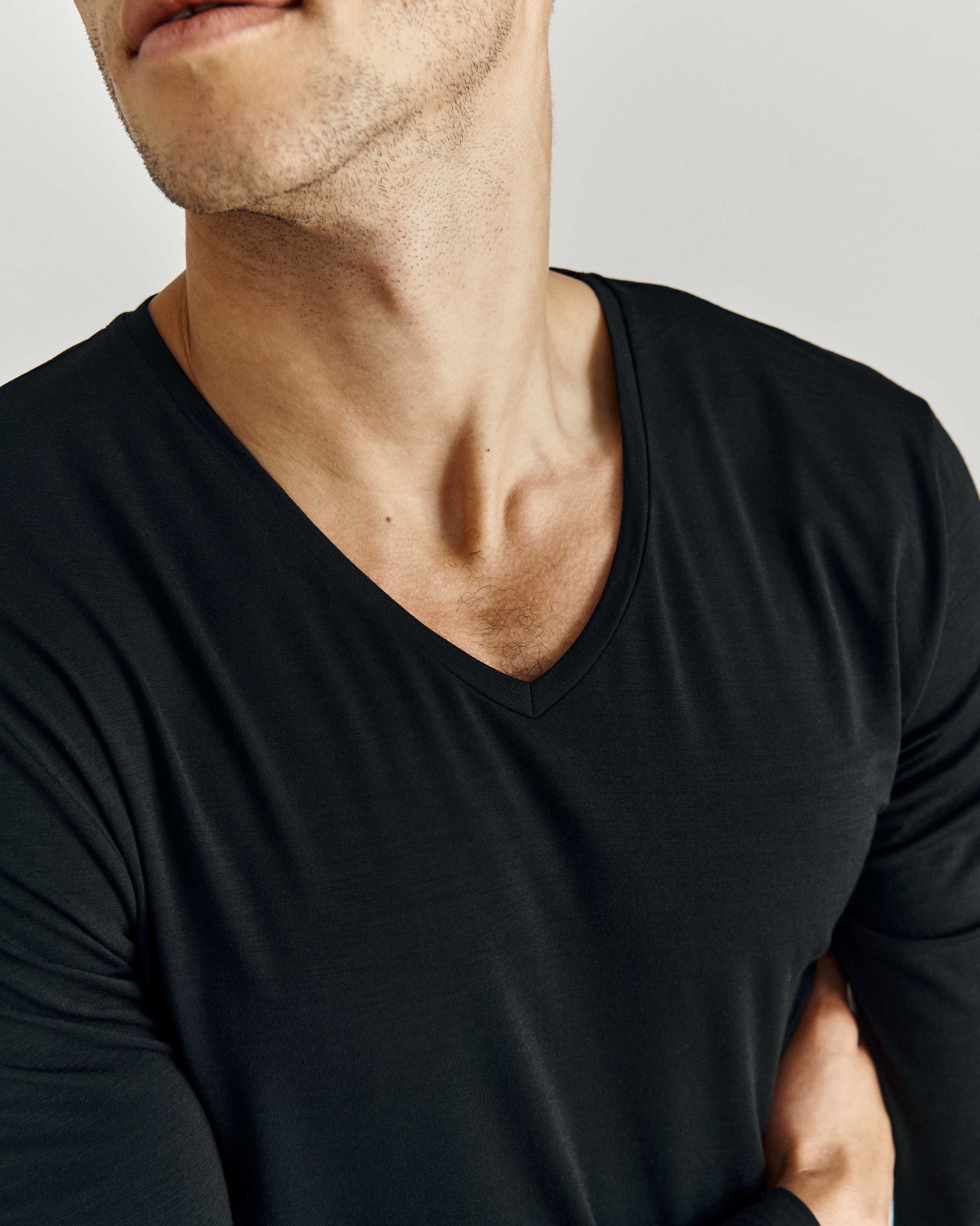 Long sleeve V-Neck T-shirt Innovation