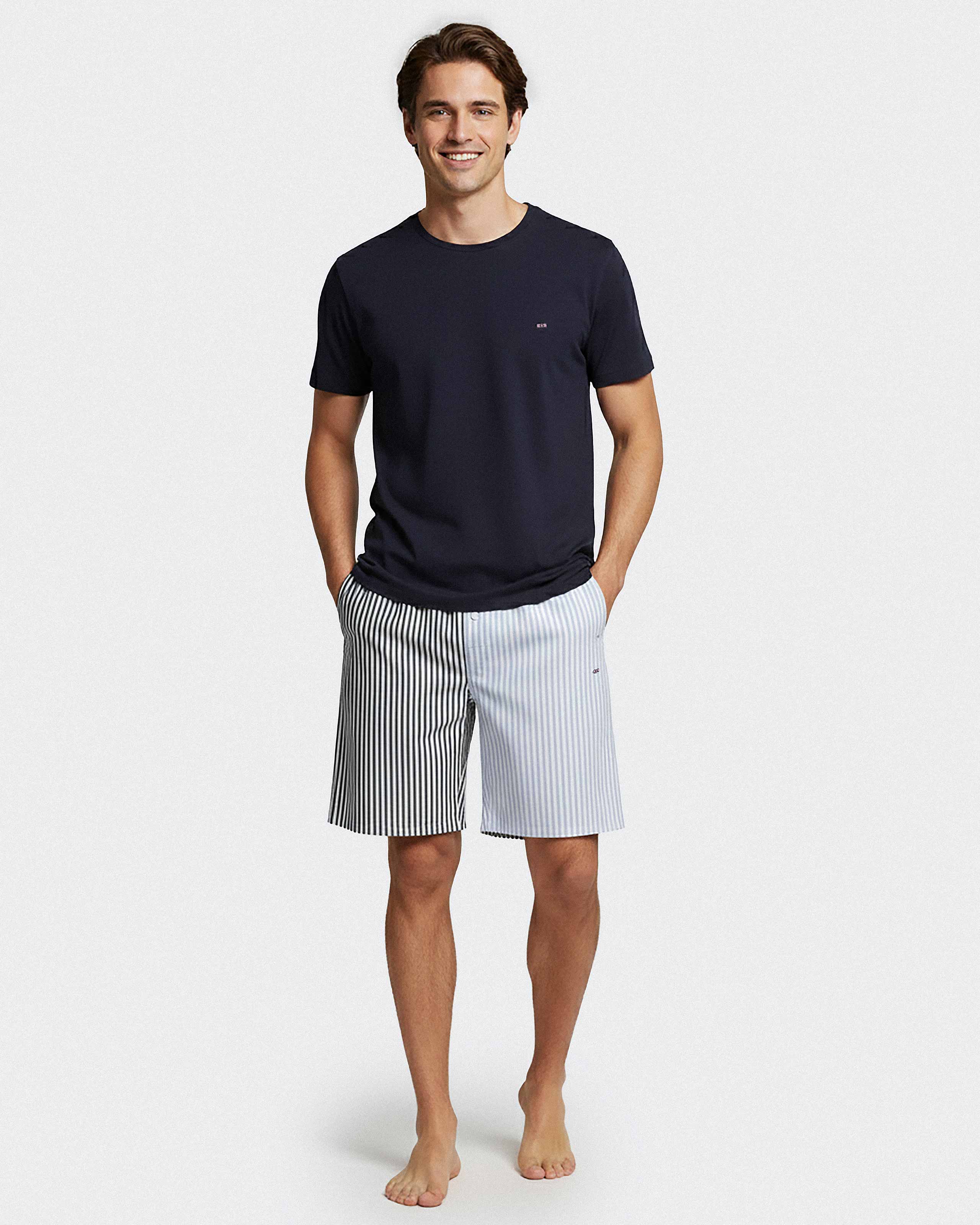 Pijama corto con pantalón de tela