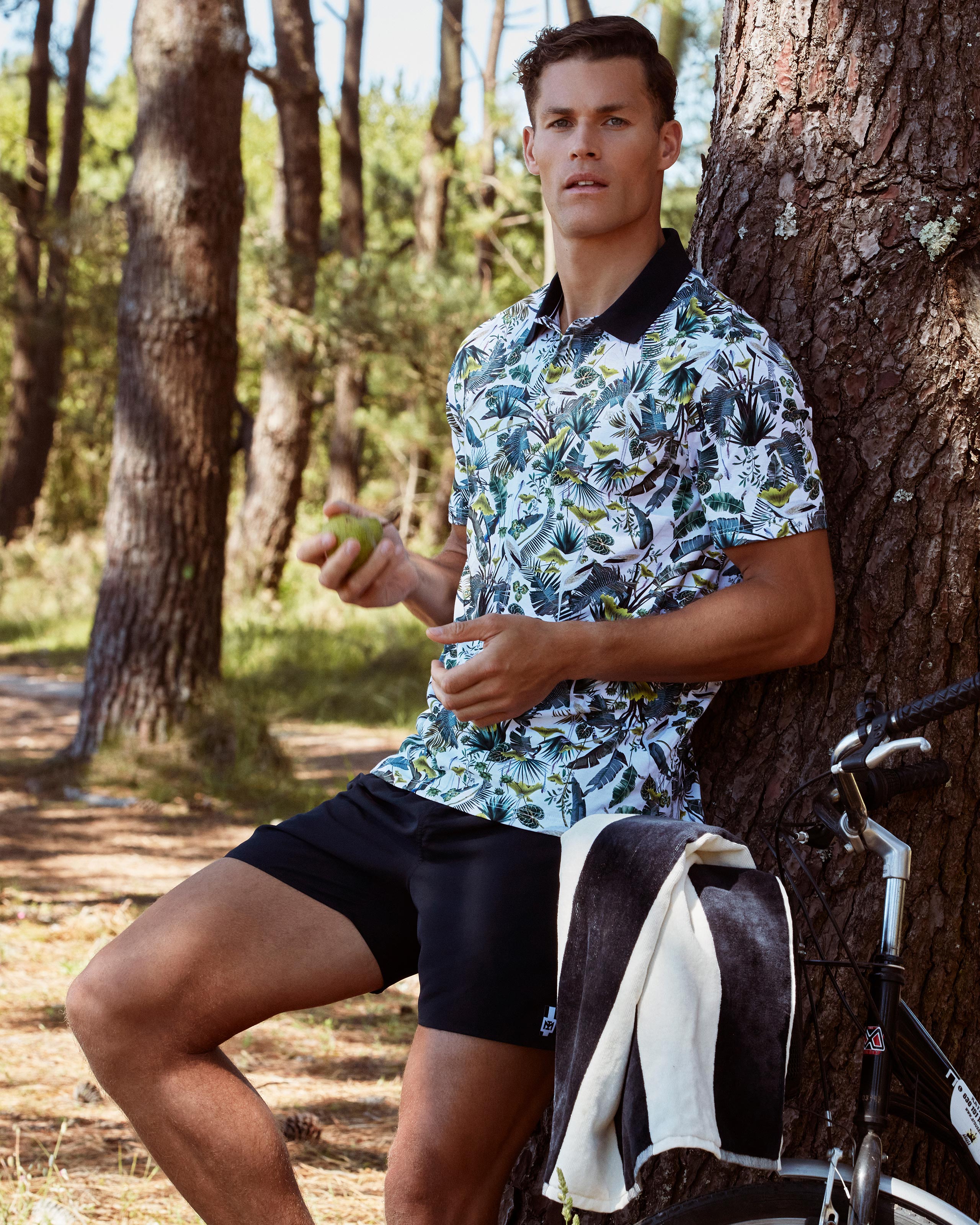 Ensfarvede badeshorts