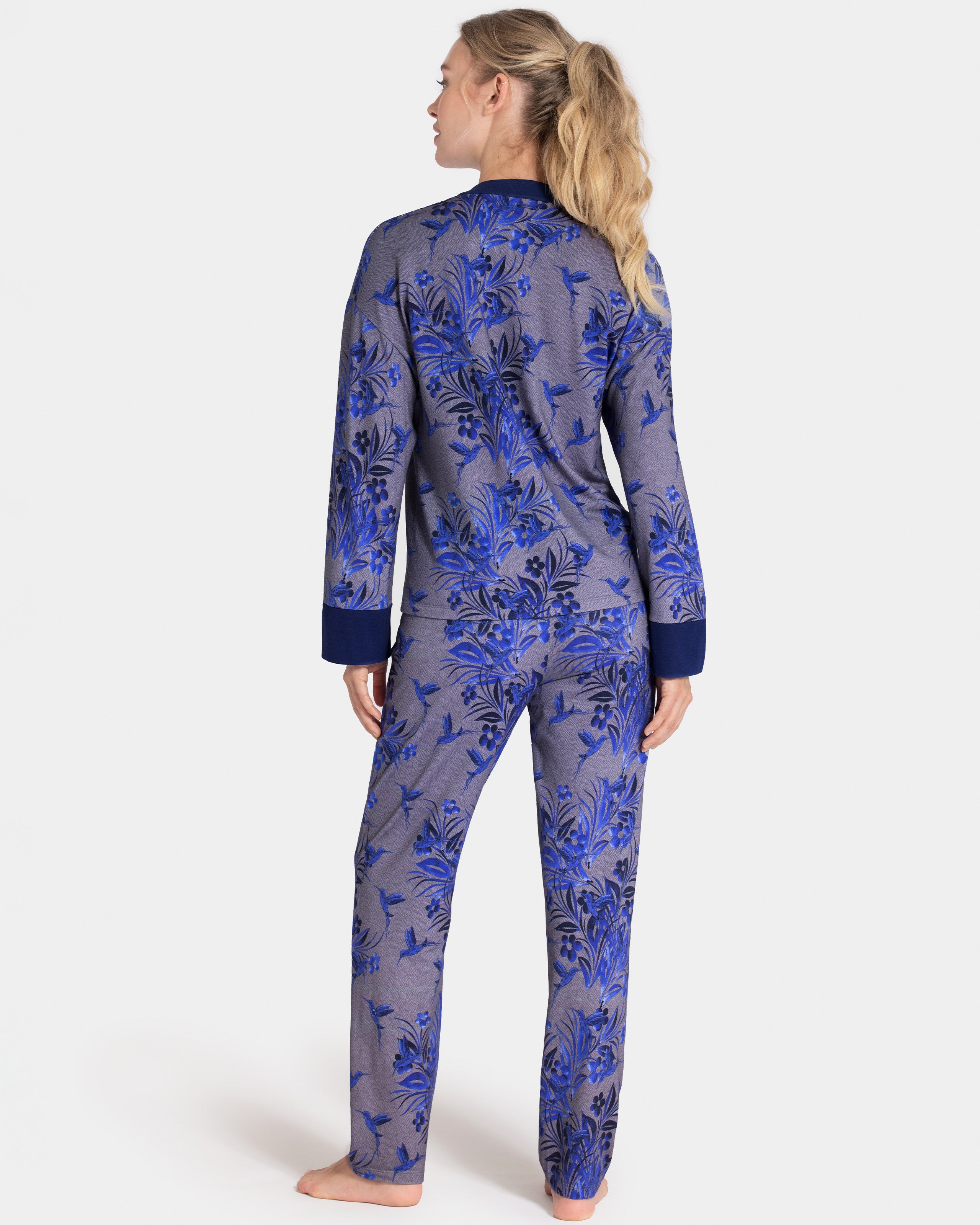 Pijama de mulher estampado floral em Modal