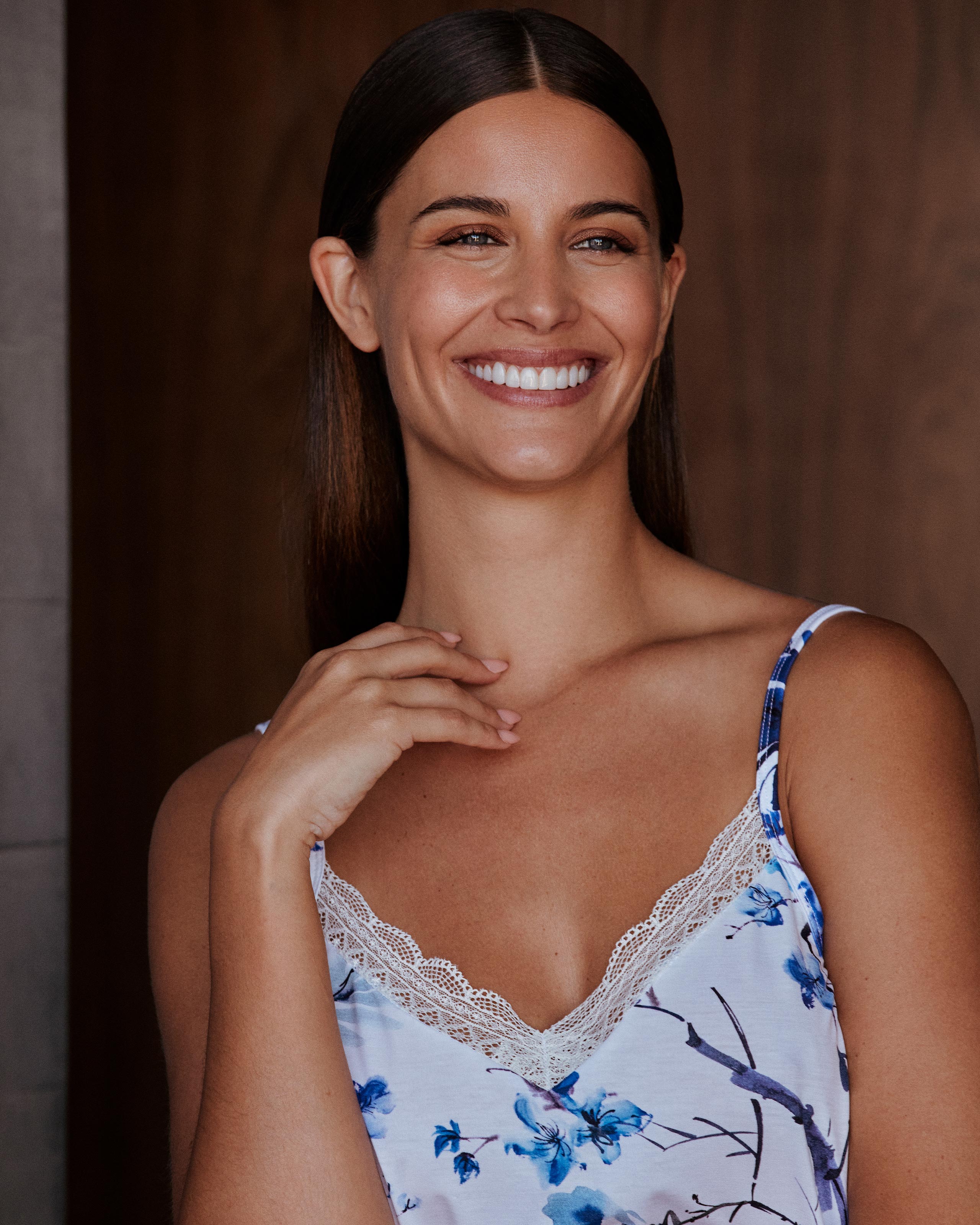Camisón corto en Modal con estampado floral