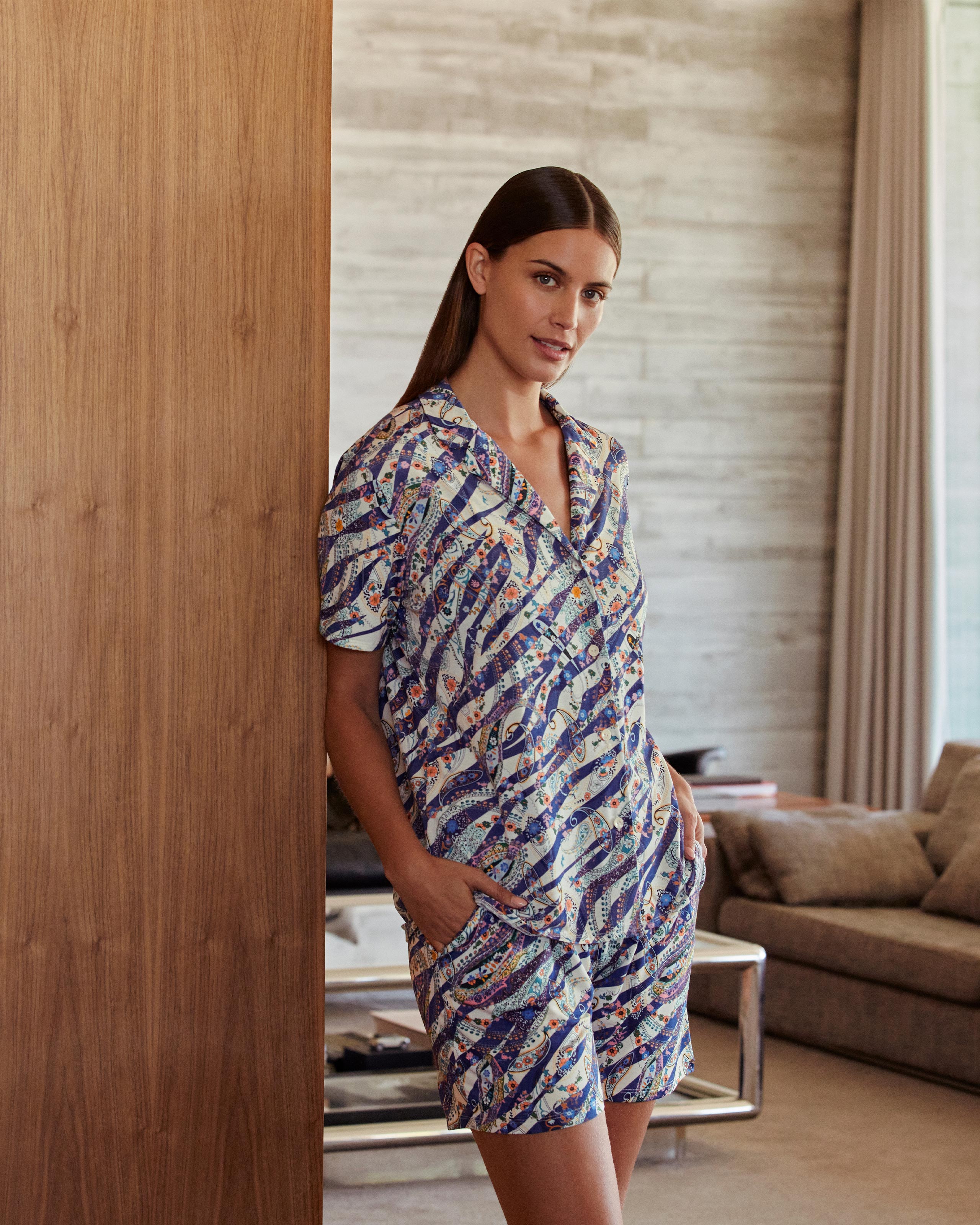 Pijama de mulher curto com botões em Modal