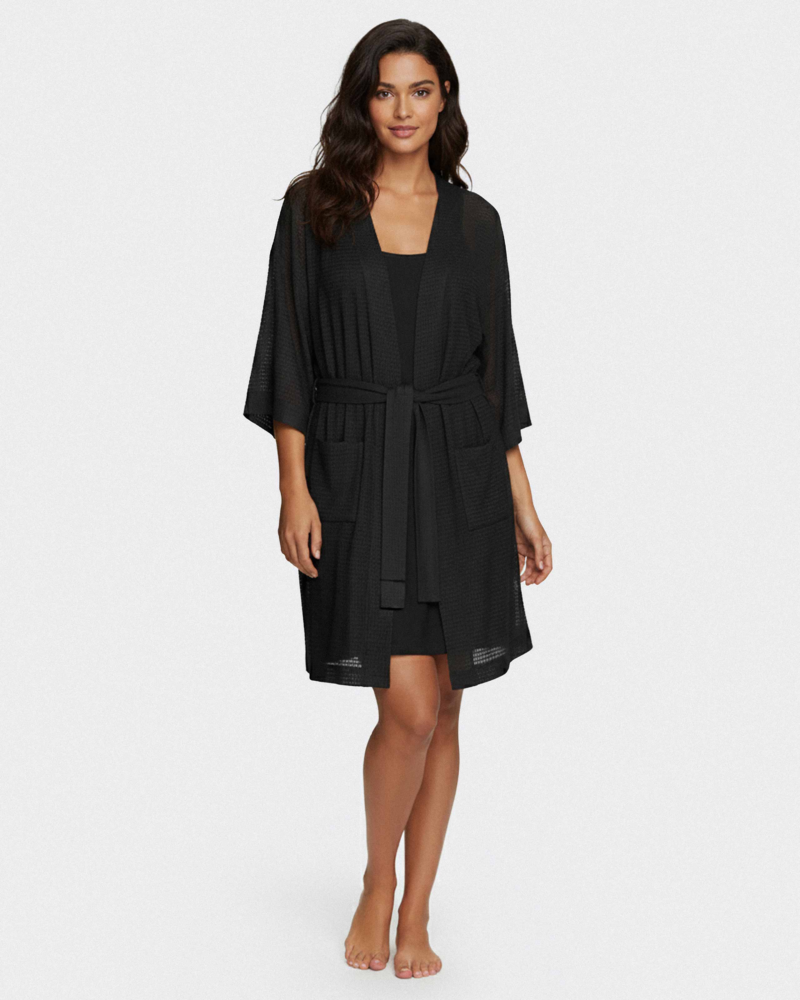 Kurzer Damen-Bademantel im Kimono-Stil