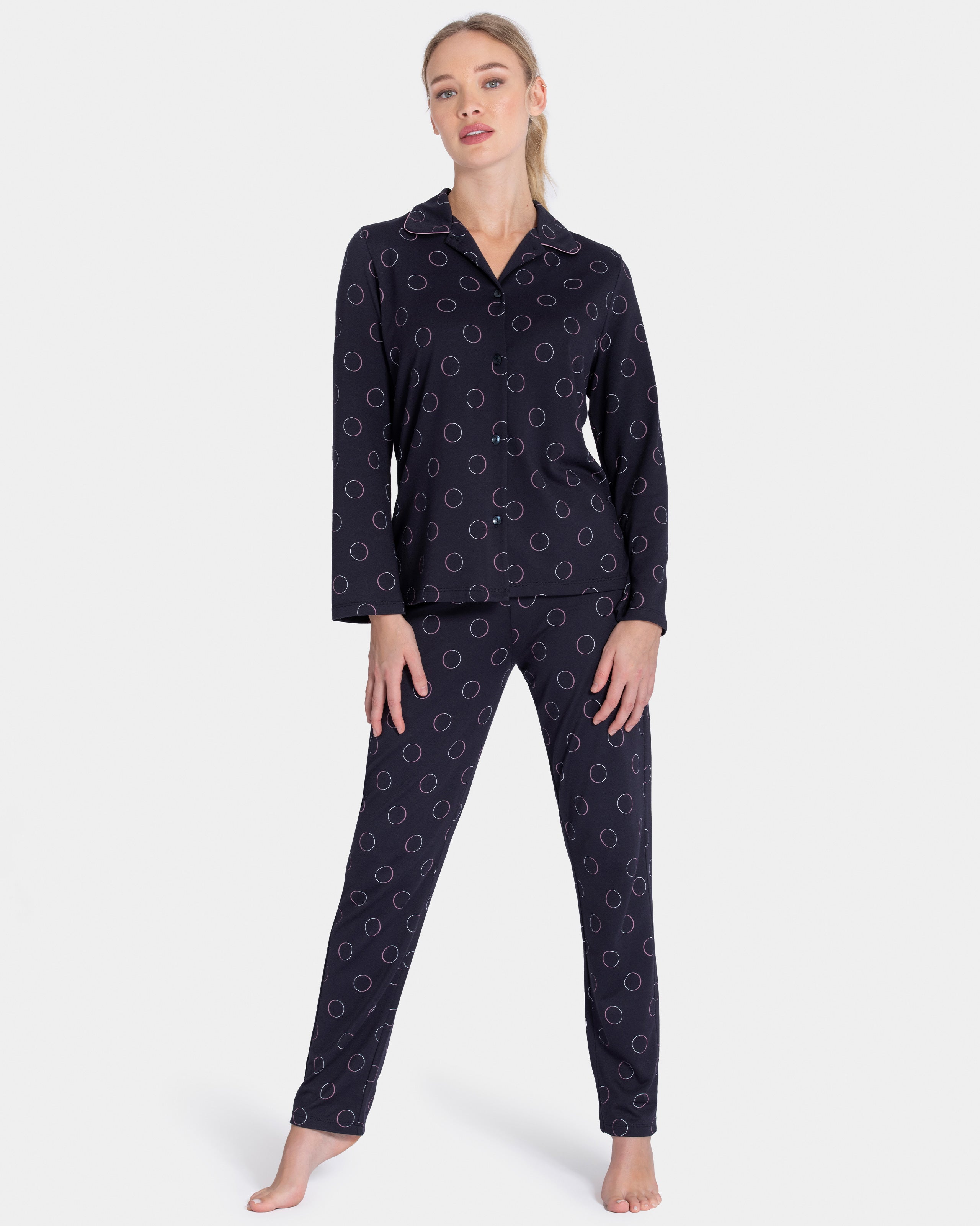 Pijama de mulher com botões em Modal