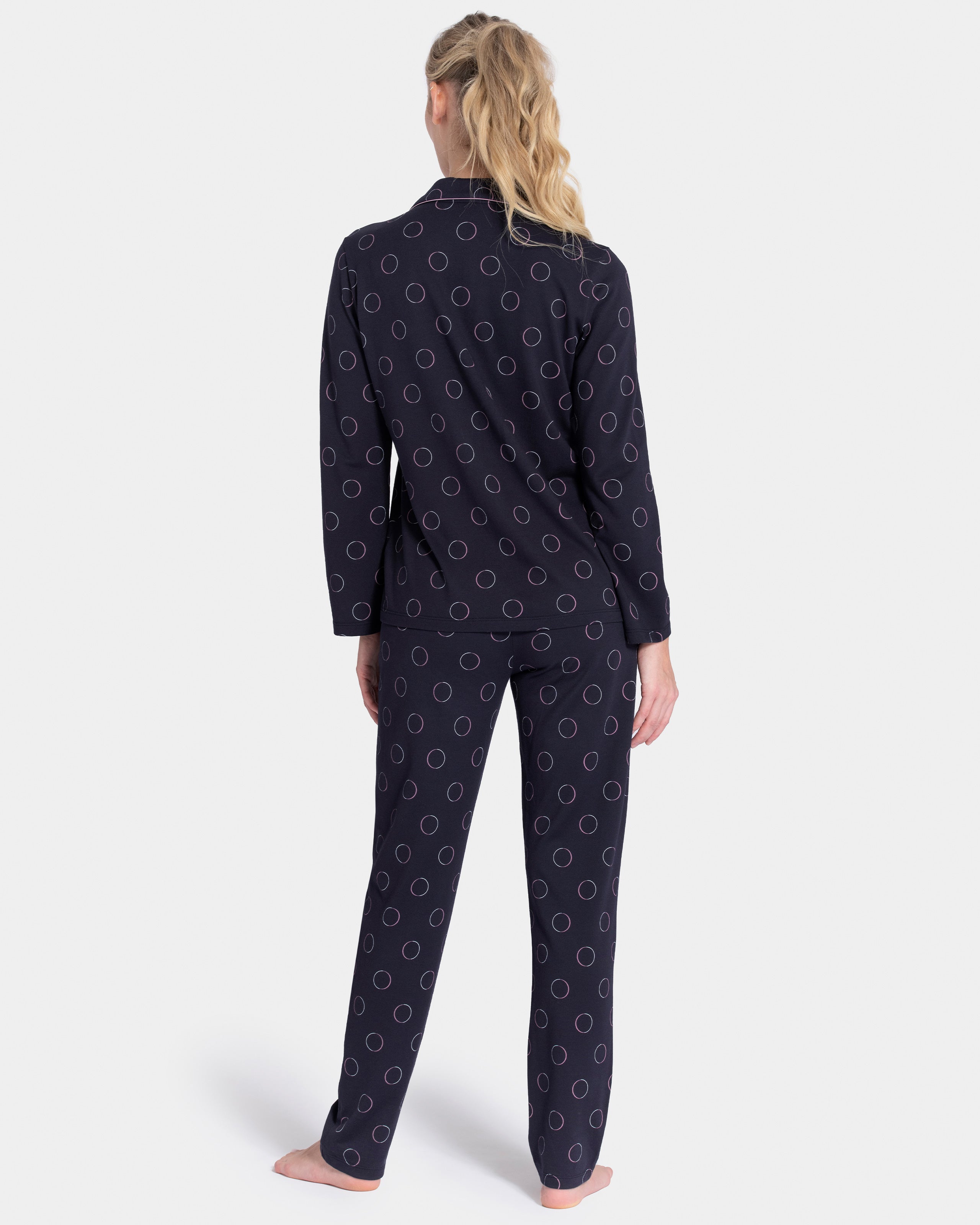 Pijama de mulher com botões em Modal