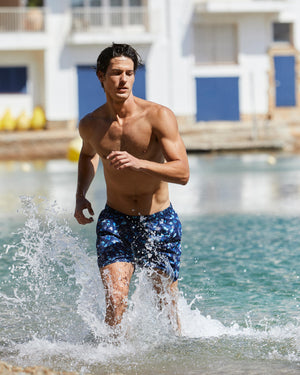 Swimming shorts with floral print